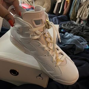 Jordan six barely rose size 11 women